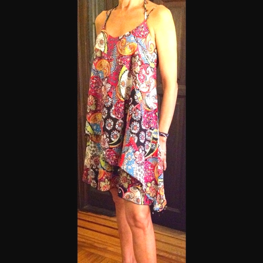 🎉H.P🎉 LAYERED HEM FUN PRINT DRESS